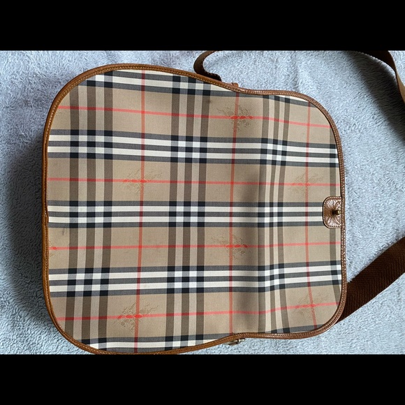 ❤️SOLD❤️Preloved Used Authentic Burberry’s Real Leather Shoulder Sling Bag - Picture 4 of 16